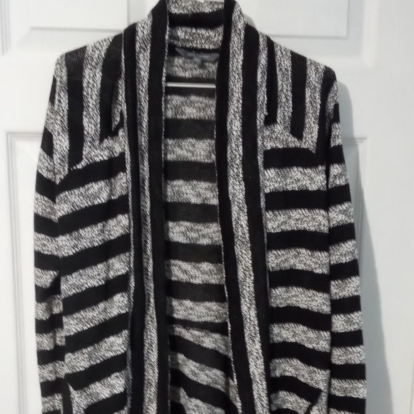 Daisy Fuentes gray and black striped duster, size small. - Picture 1 of 3
